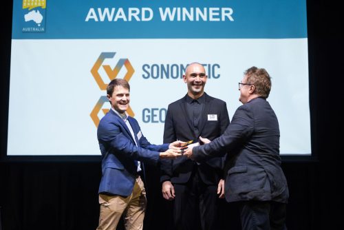 Sonomatic and Geo Oceans accepting an award at the 2024 Subsea Business Awards Sonomatic and Geo Oceans accepting an award at the 2024 Subsea Business Awards